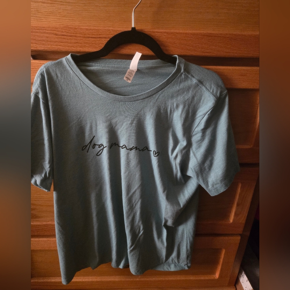 Dog mama xl tshirt light blue